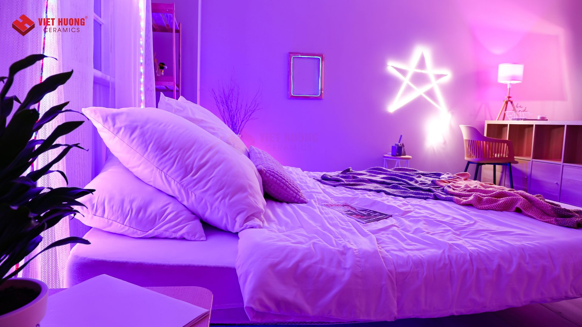 Xu hướng Decor phòng ngủ của Gen Z - Tư vấn gạch ốp lát Đèn led ánh sáng tím đang được gen Z yêu thích