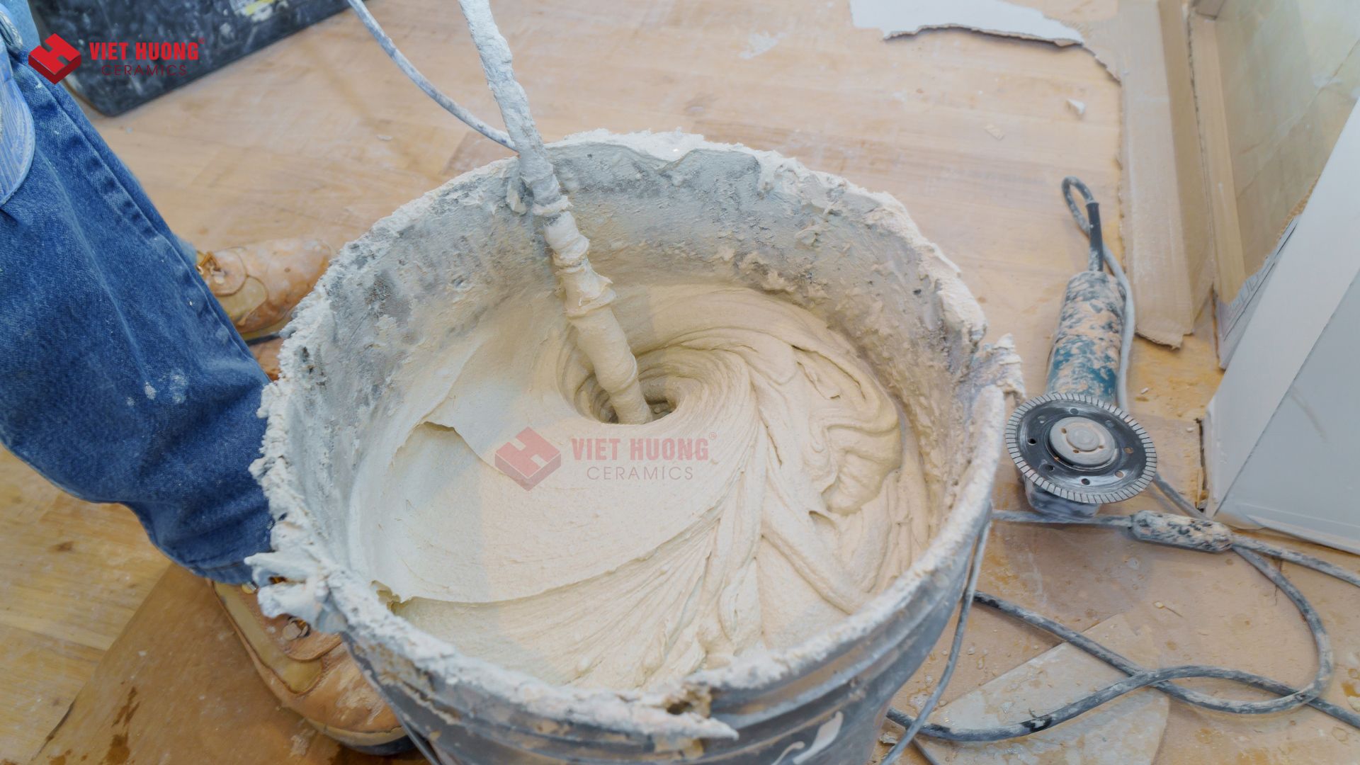 Tại sao cần tính chính xác 1 bao keo dán gạch được bao nhiêu m2?