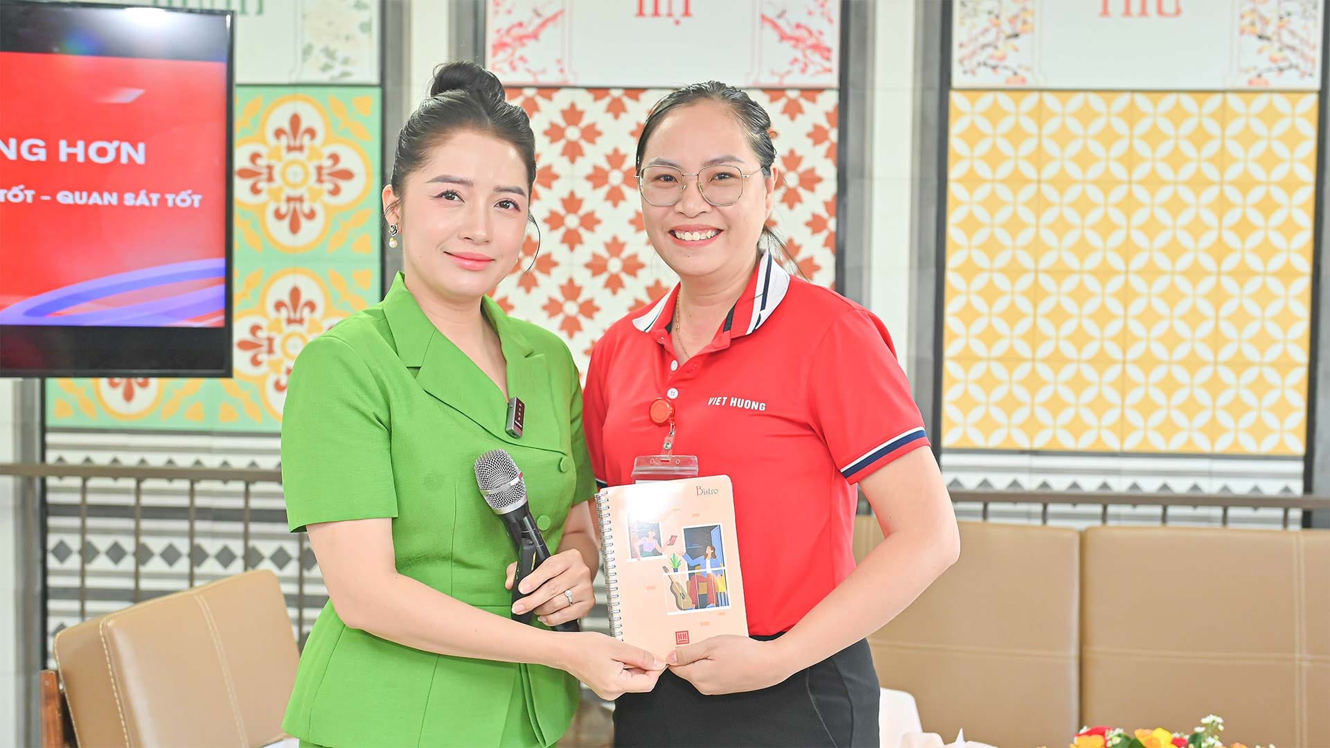 Recap Talkshow: Kỹ Năng Giao Tiếp Trong Bán Hàng Tại Viet Huong Ceramics Recap Talkshow: Kỹ Năng Giao Tiếp Trong Bán Hàng Tại Viet Huong Ceramics