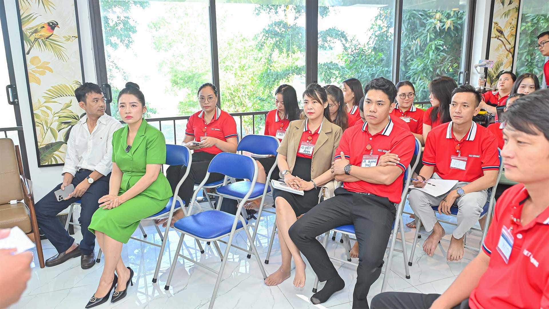 Recap Talkshow: Kỹ Năng Giao Tiếp Trong Bán Hàng Tại Viet Huong Ceramics Recap Talkshow: Kỹ Năng Giao Tiếp Trong Bán Hàng Tại Viet Huong Ceramics