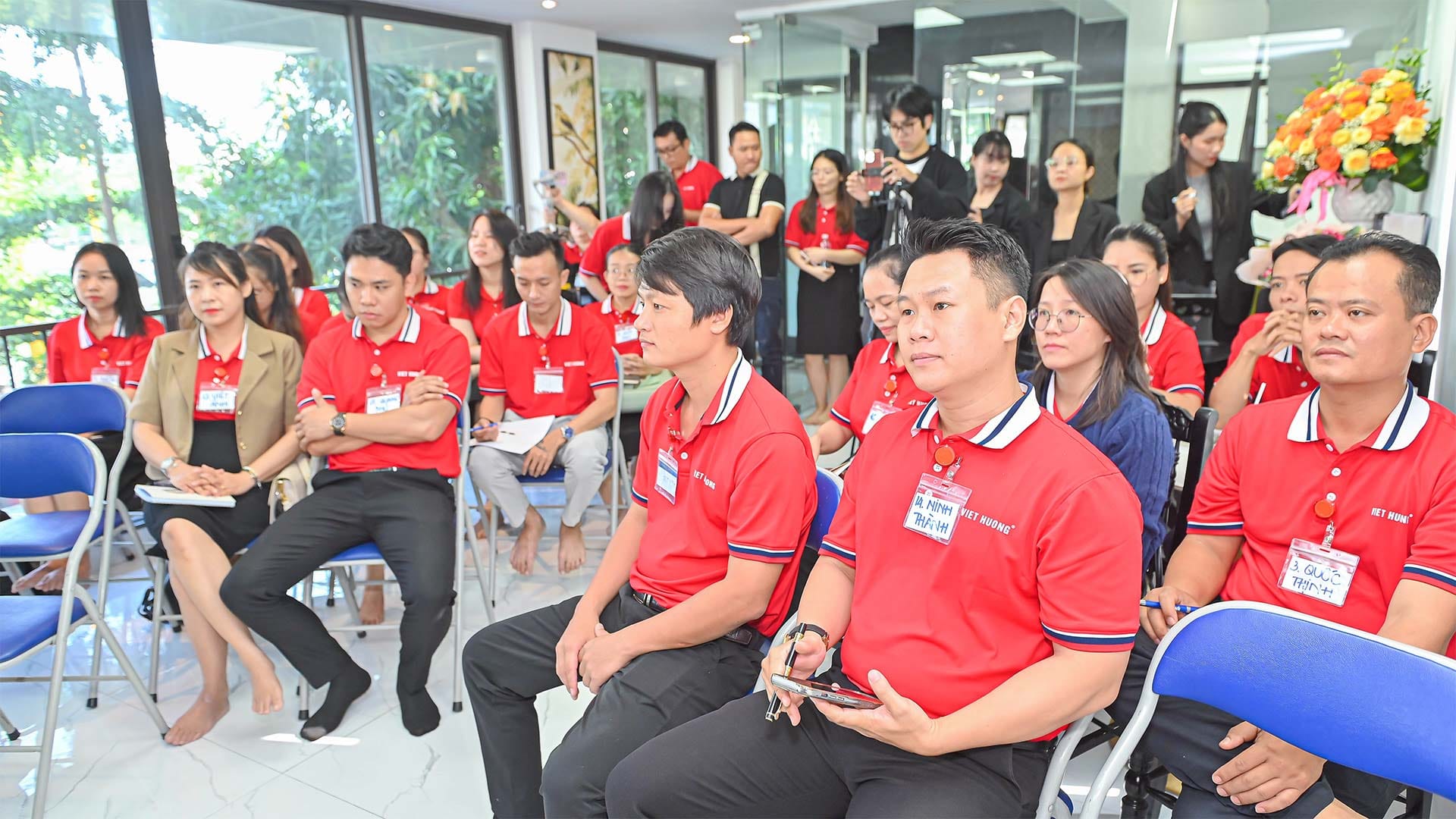 Recap Talkshow: Kỹ Năng Giao Tiếp Trong Bán Hàng Tại Viet Huong Ceramics Recap Talkshow: Kỹ Năng Giao Tiếp Trong Bán Hàng Tại Viet Huong Ceramics